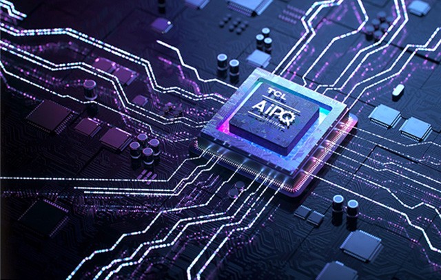 Microchip com os dizeres TCL AIPQ