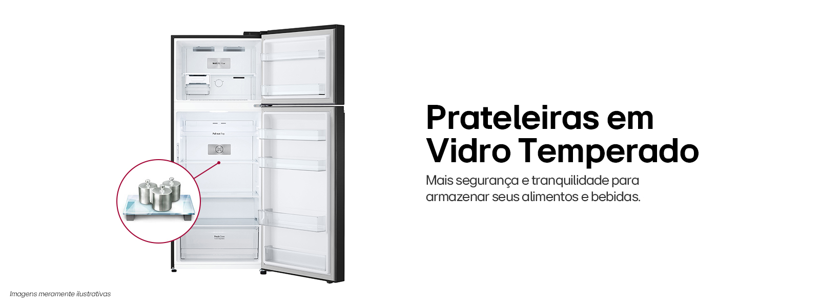 Imagem da geladeira com as portas abertas mostrando suas prateleiras de vidro temperado