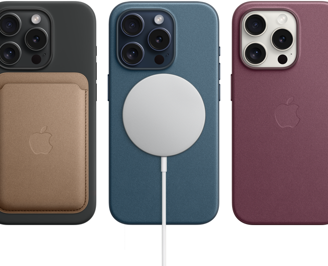 iPhone 15 mostrando acessórios MagSafe.