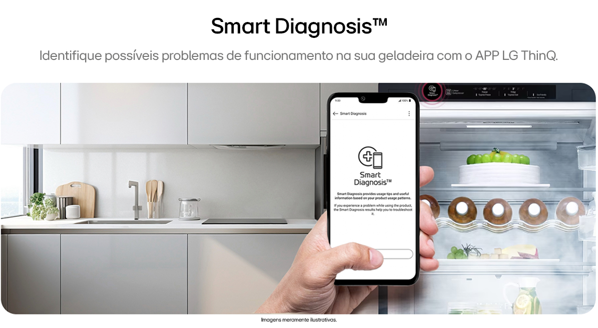 Smatphone com app Smart Diagnosis aberto, em frente a uma geladeira