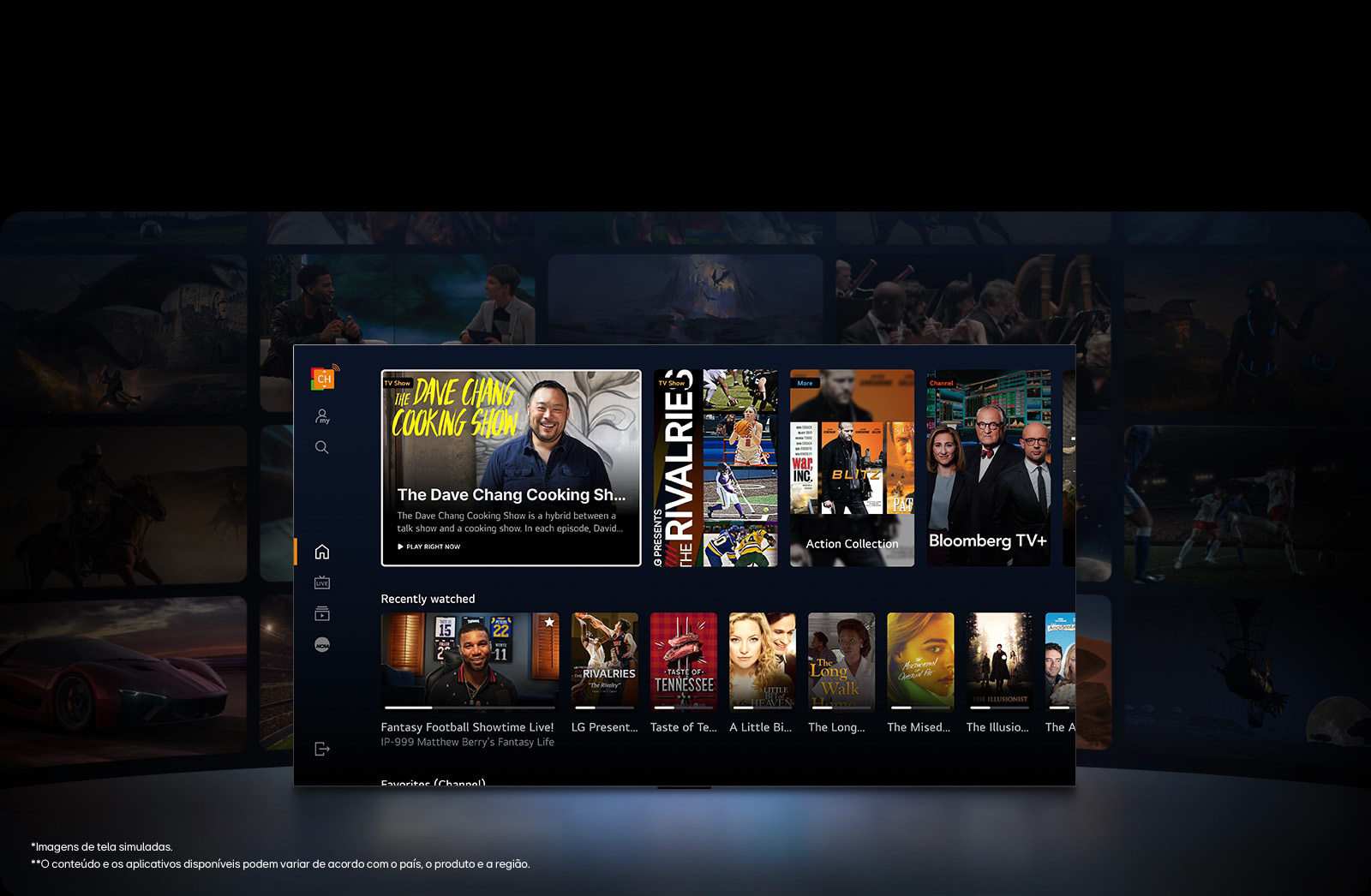 Uma LG TV em primeiro plano mostrando uma seleção de miniaturas de filmes e programas de TV. Os textos “Coleção de ação”, “Bloomberg TV+” e “Assistidos recentemente” aparecem na imagem. O espaço em frente à TV está levemente iluminado como se fosse pela luz da TV. Atrás da TV, no escuro, há mais miniaturas de filmes e programas de TV.